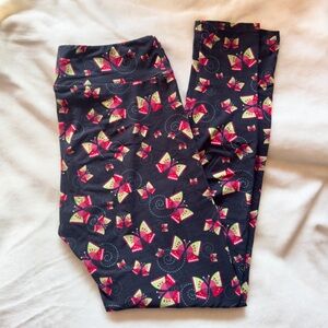 LuLaRoe Tall & Curvy Leggings Black w/ Butterflies